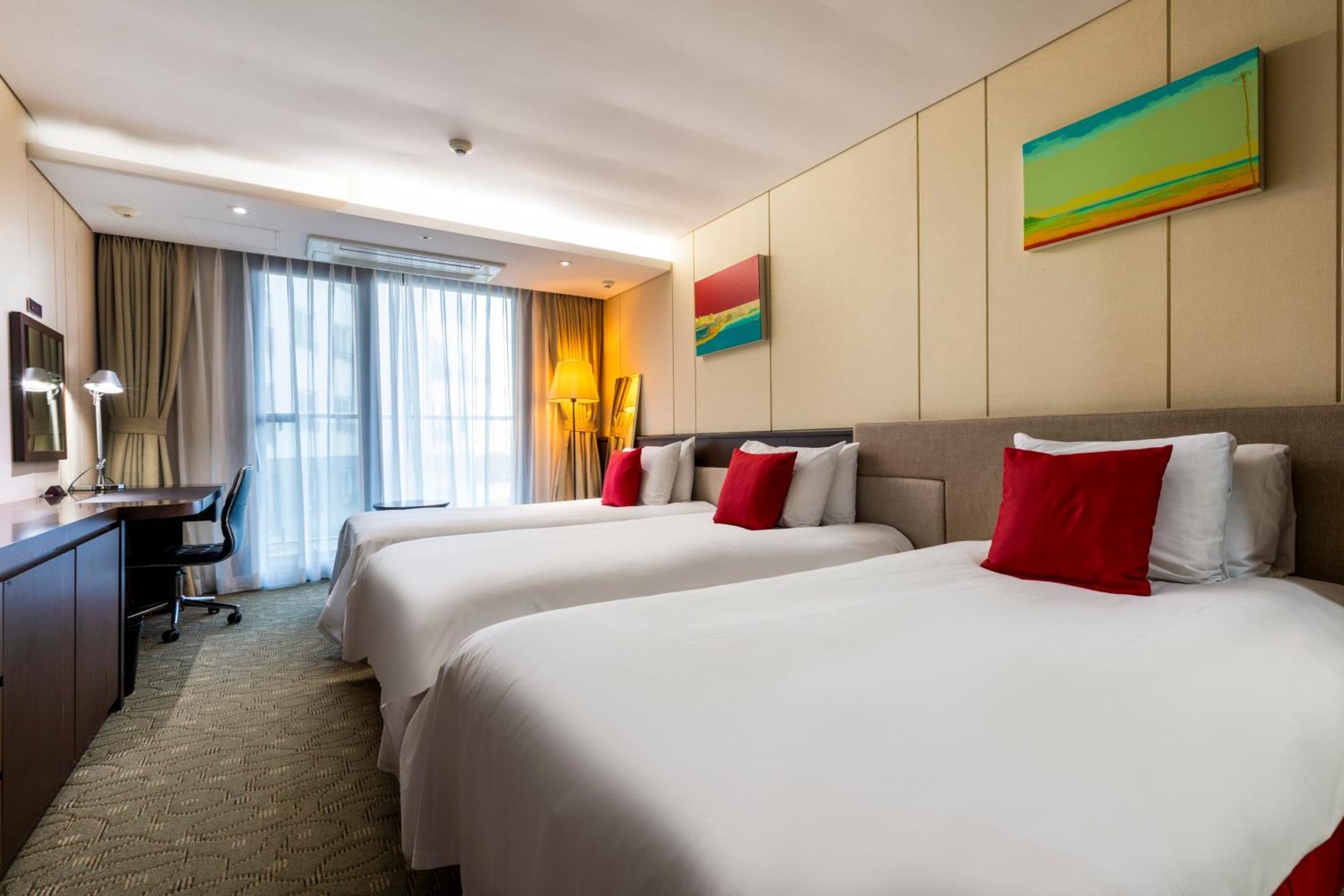 Hotel Ramada By Wyndham Jeju Hamdeok Exterior foto